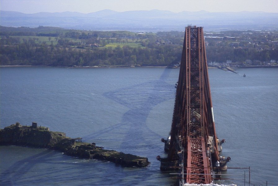 [image] looking south across the Firth, towards South Queensferry