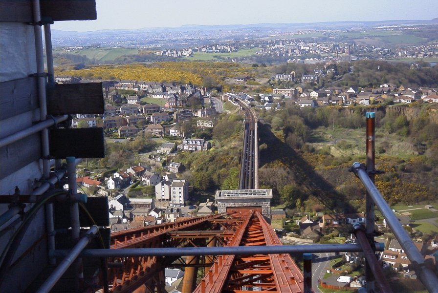 [image] looking north towards North Queensferry station